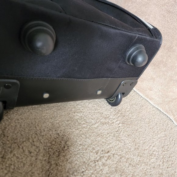 New American Tourister Black Wheeled Carry-On Luggage - Picture 3 of 6